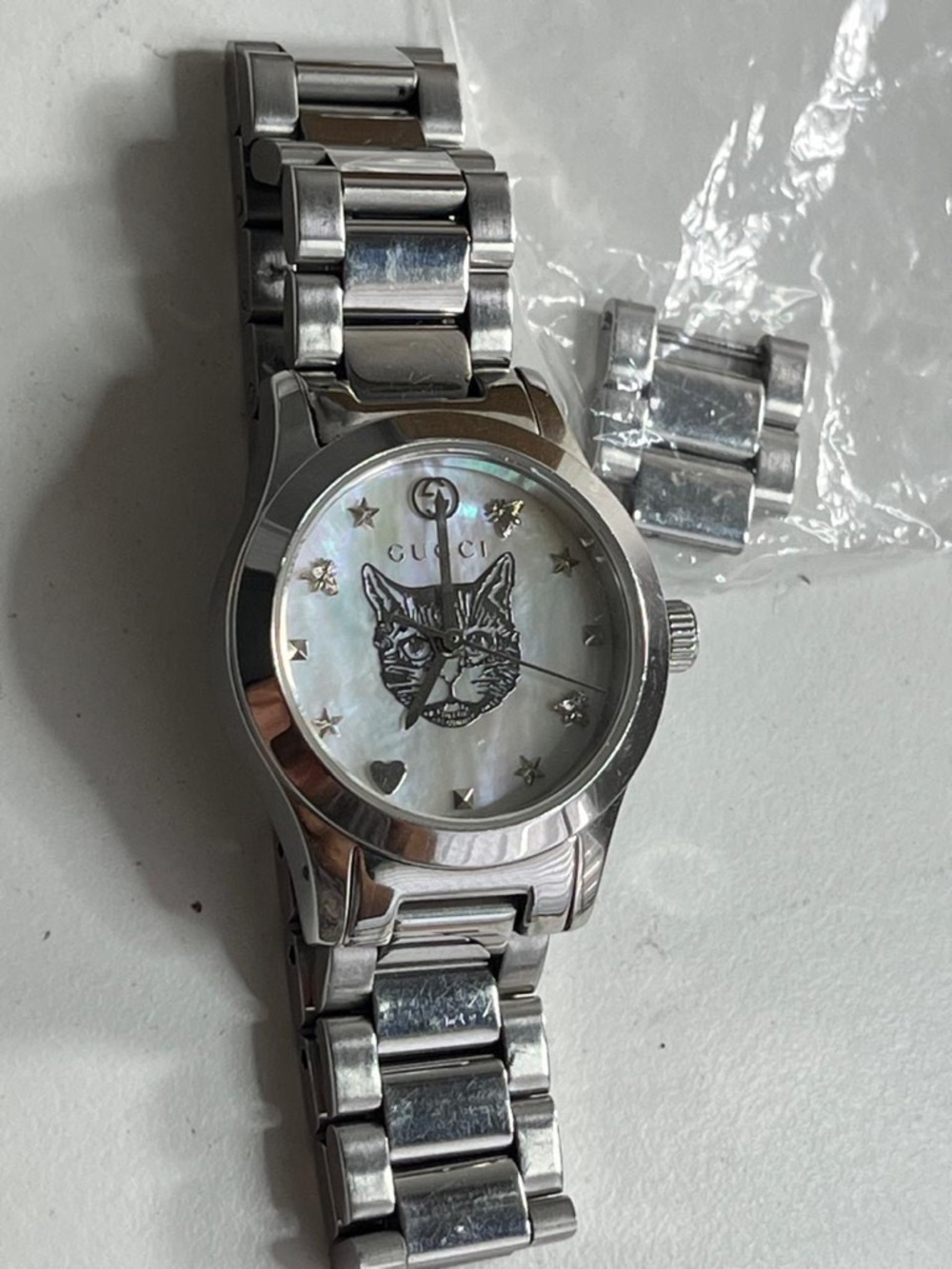 Gucci Silver Stainless Steel Watch with Mother-of-Pearl Cat Dial - Picture 11 of 16